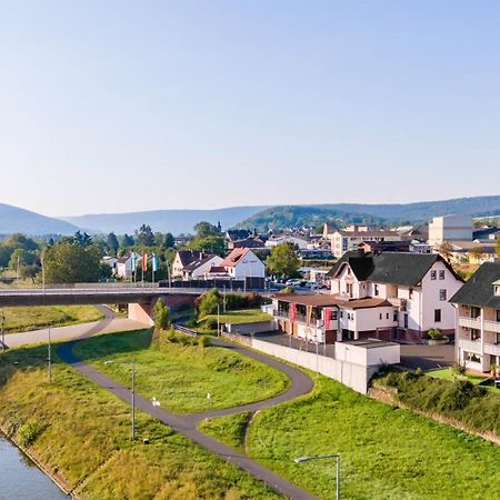 Hotel Straubs Schoene Aussicht Klingenberg am Main Exterior foto